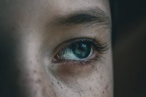 Maquillage permanent des sourcils à La Valette du Var. grains de beauté